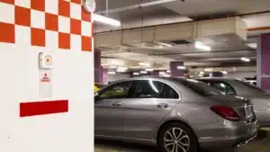 Fatigué de retrouver ma place de parking squattée, j’ai tenté ça… et c’est bien plus efficace qu’un mot sur le pare-brise