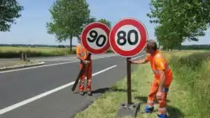 La limitation de vitesse à 80 km/h en France c’est terminé : un retour à 90 km/h est confirmé à partir de cette date, voici les routes concernées
