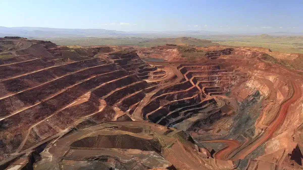 « Le plus grand gisement du Monde », la découverte de 55 milliards de tonnes de fer dans un endroit improbable