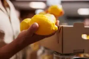 Les citrons qui viennent de ces 2 pays sont bourrés de pesticides, voici ceux qu’il ne faut plus acheter au supermarché