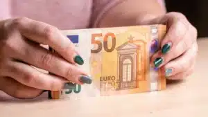 Virements : peu de français le savent mais il est strictement interdit de faire des virements entre vos comptes, les comptes concernés