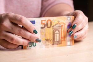 Virements Peu De Francais Le Savent Mais Il Est Strictement Interdit De Faire Des Virements Entre Vos Comptes Les Comptes Concernes